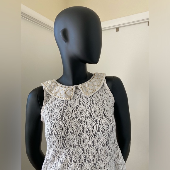 Vintage Lace Top with Gold-Studded Collar - Picture 4 of 6